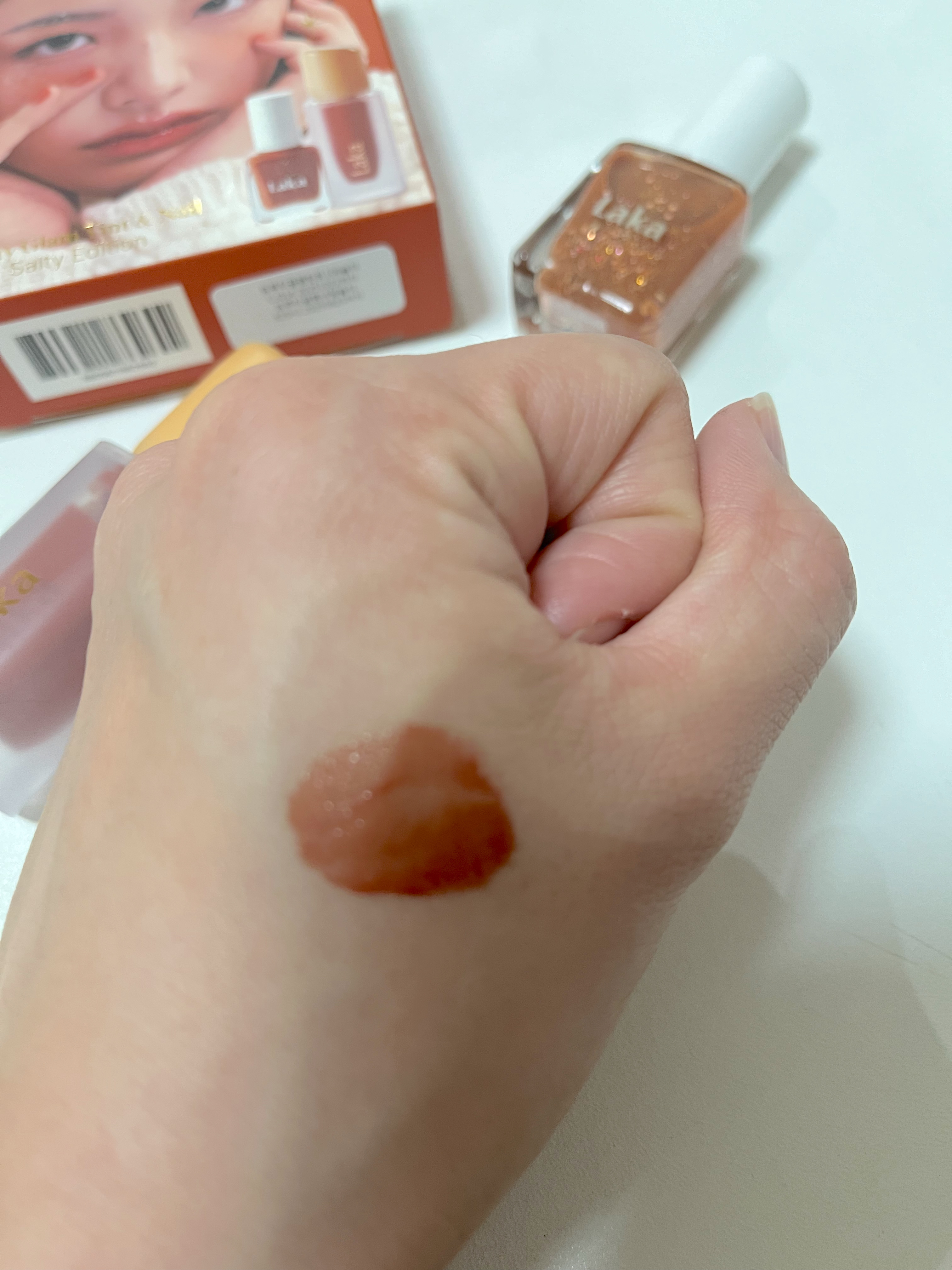 Fruity Glam Tint&Nail Salty Edition/Laka/リップグロスを使ったクチコミ（3枚目）