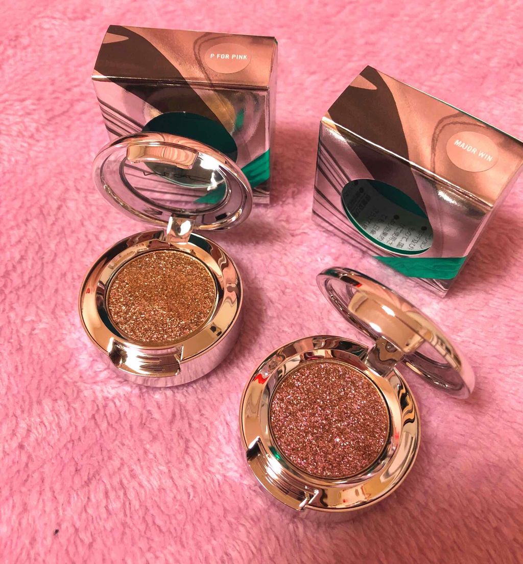 シャイニー プリティ シャドウ ピー フォー ピンク/M・A・C/単色アイシャドウを使ったクチコミ（2枚目）