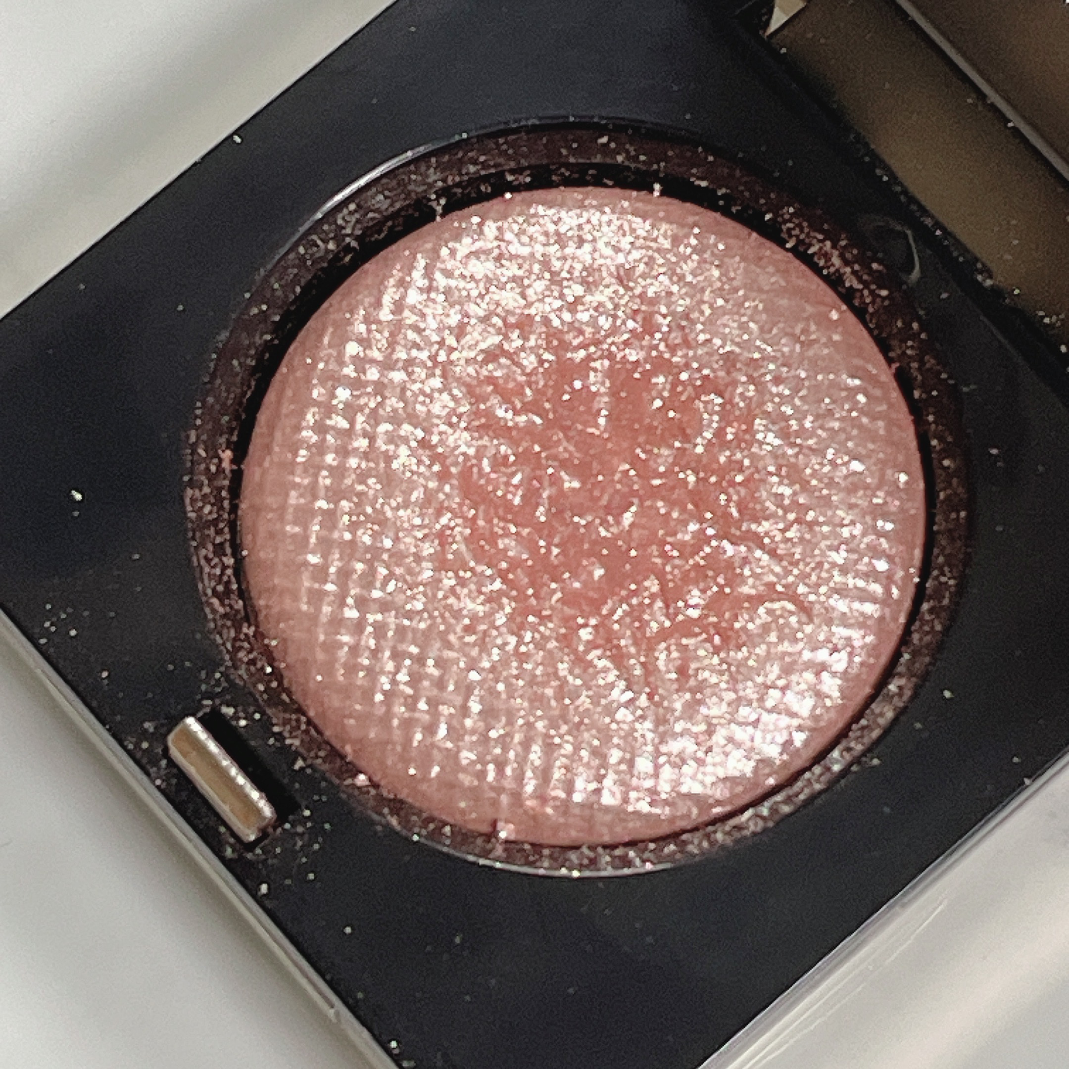 リュクスアイシャドウ/BOBBI BROWN/単色アイシャドウを使ったクチコミ（3枚目）