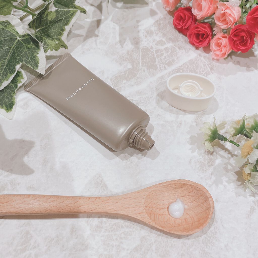 ハンデコルテ/キユートピア/ネック・デコルテケアを使ったクチコミ(5枚目)