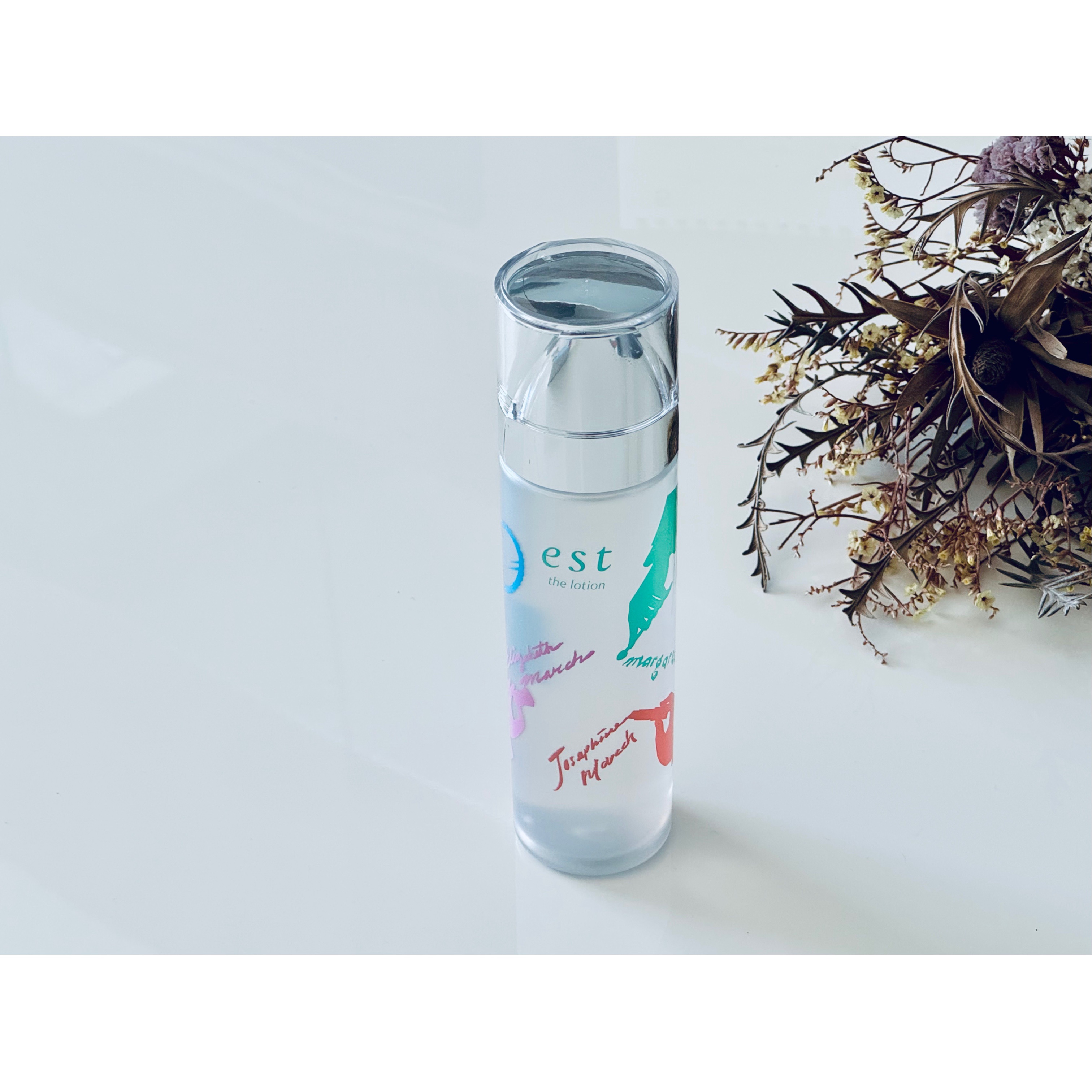 いつものest製品が特別シリーズとして発売されるこの時期が毎年楽しみですが、今年も、 2024.6.7に数量限定発売されるアイテムの中から、
【エスト ザ ローション 限定デザインボトル 2024】を一足先に使わせていただいておりま