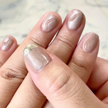 GRANJE TOP GEL POLISHのクチコミ「やっぱりトップとベースはこの子じゃないと！
ネイルのベースの形成や、フォルム作りを簡単にしてく.....」（2枚目）