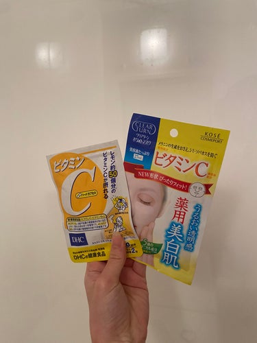 クリアターン ホワイト マスク (ビタミンC)のクチコミ「日焼け前日焼け後の必需品♡！


このパックは一体なんのパック？
なんでこんな白いの？
その理.....」（3枚目）