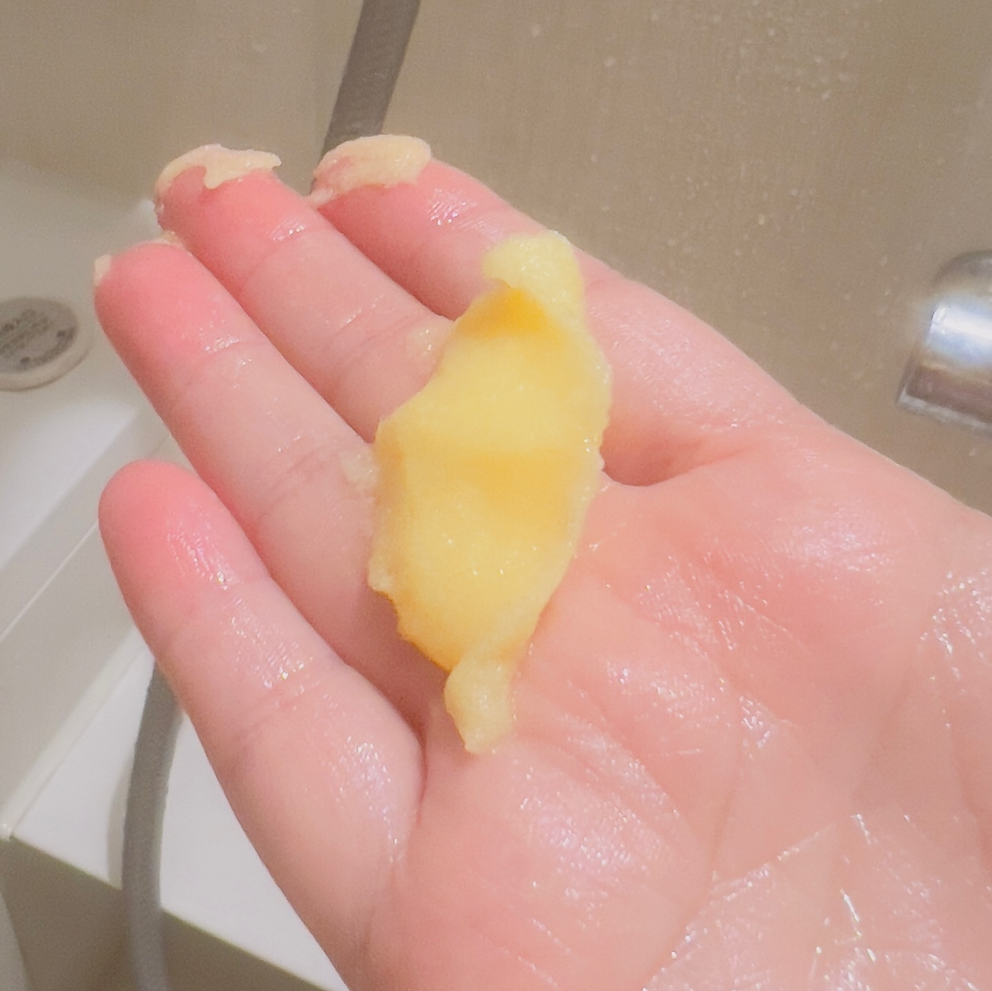 Q+Me スウィートボムタラソスクラブレモンティーの香り/AGARISM/バスト・ヒップケアを使ったクチコミ（2枚目）