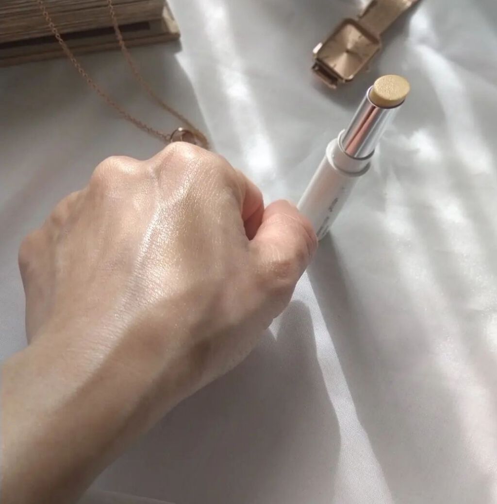 ミネラルマルチルミナイザー 01 グロッシーイエロー/SUIKO HATSUCURE/スティックハイライトを使ったクチコミ（2枚目）