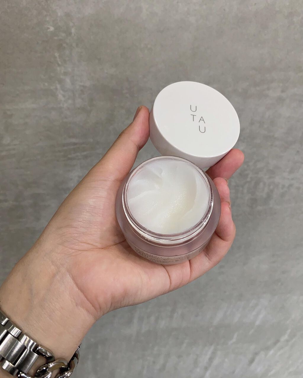 UTAU メロウバームのクチコミ「#今日のぴぐ髪
#ボブスタイリング 
　

朝起きたら髪を少し濡らして(湿ったな、くらい)
柔.....」（3枚目）