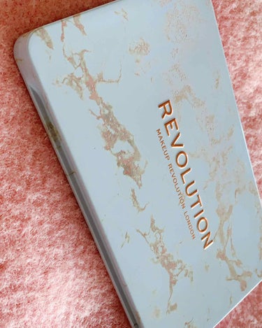 Forever Flawless Decadent Eyeshadow Palette/MAKEUP REVOLUTION/パウダーアイシャドウを使ったクチコミ（3枚目）