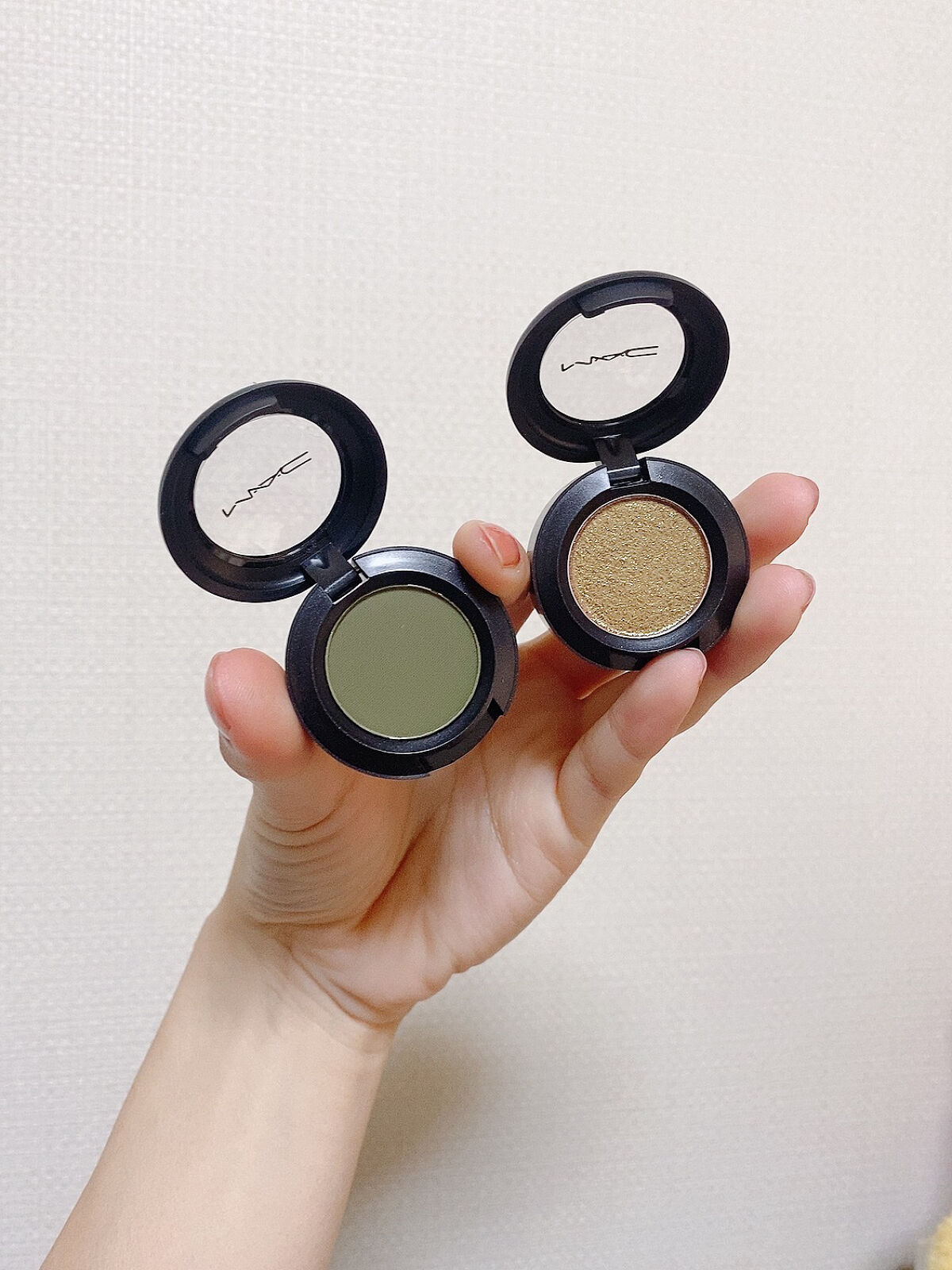 スモール アイシャドウ モー マネー モー プロブレムス/M・A・C/単色アイシャドウを使ったクチコミ（3枚目）