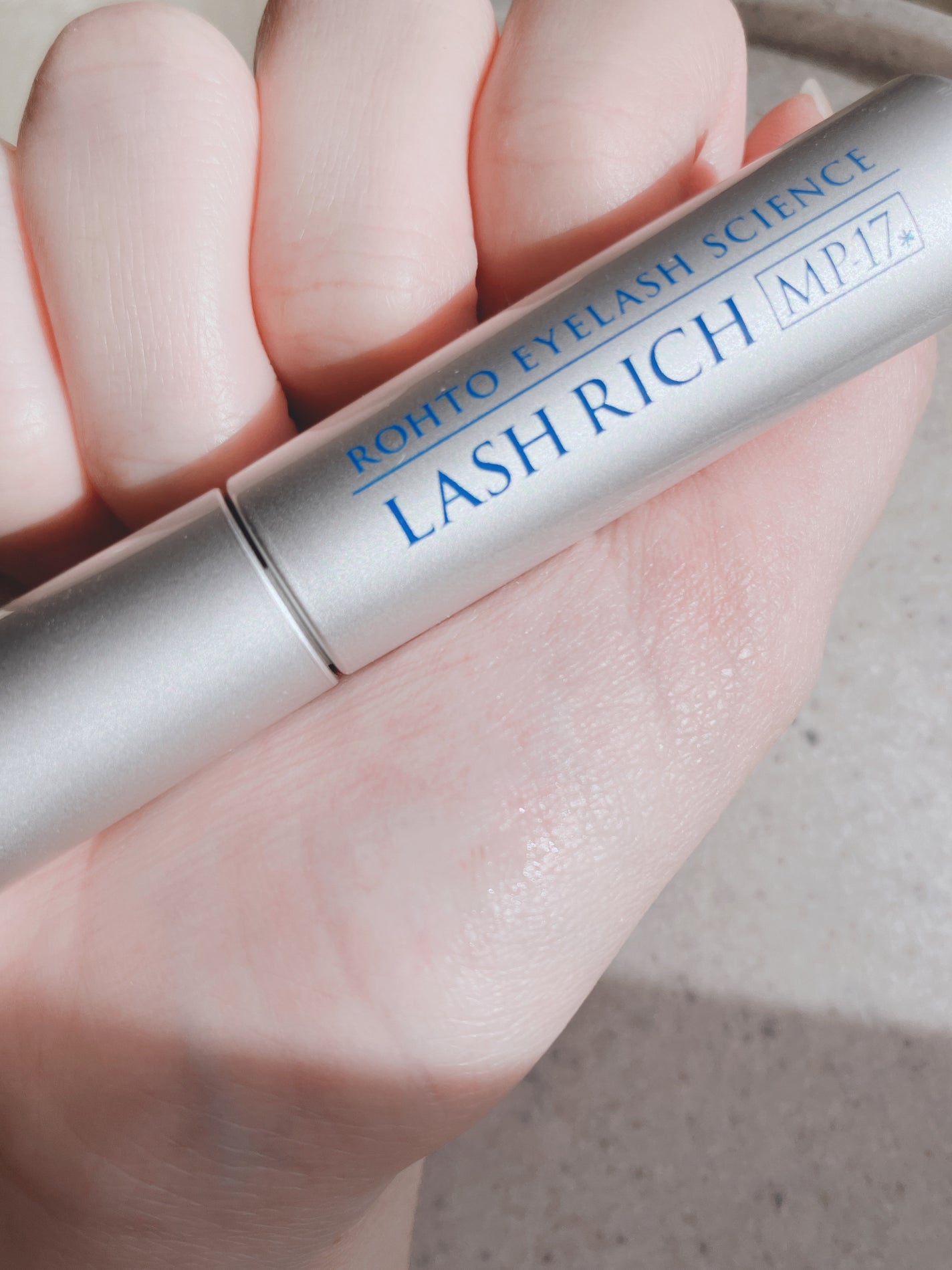 ラッシュリッチアイラッシュセラム/ロート製薬/まつげ美容液を使ったクチコミ(4枚目)