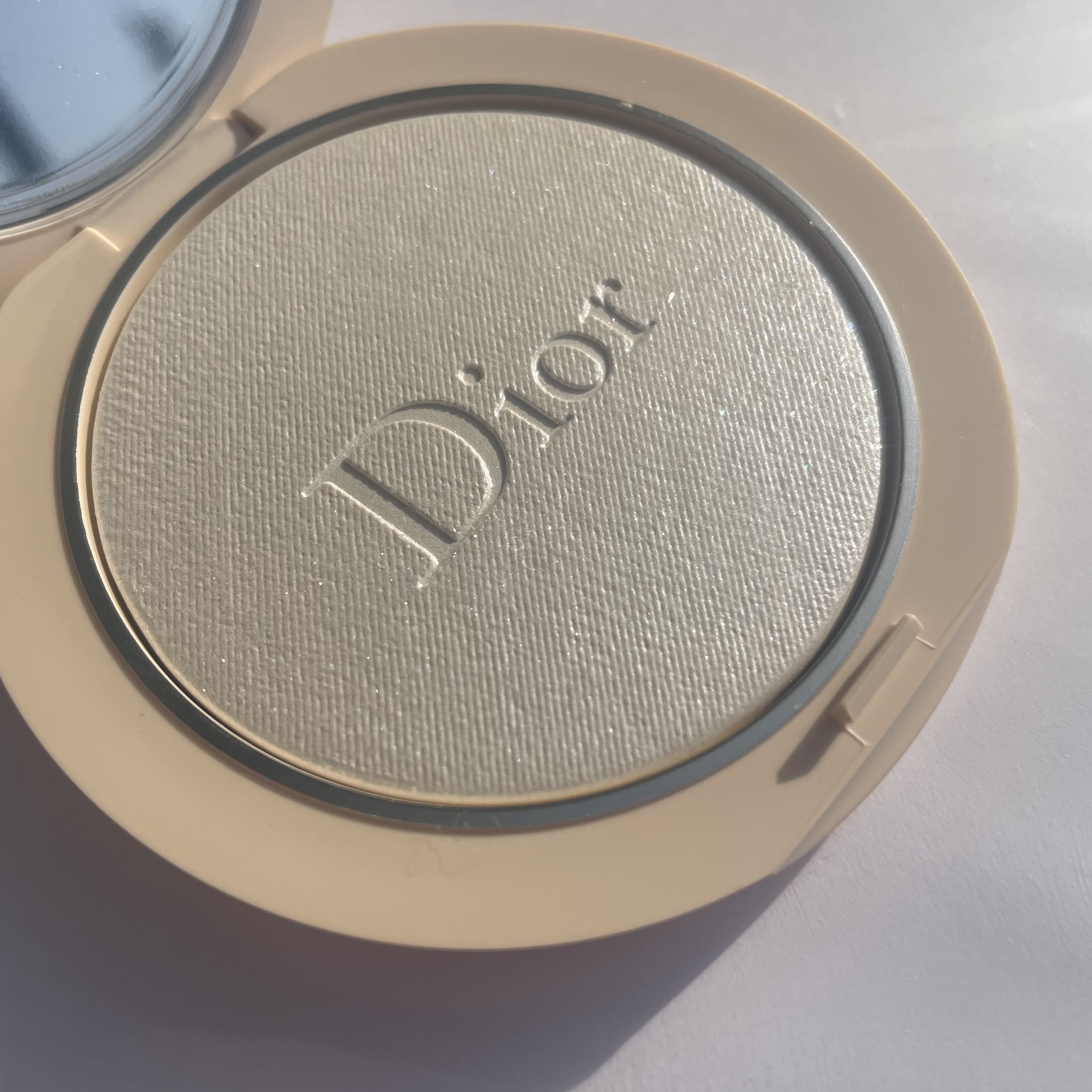 ディオールスキン フォーエヴァー クチュール ルミナイザー/Dior/プレストパウダーを使ったクチコミ（1枚目）