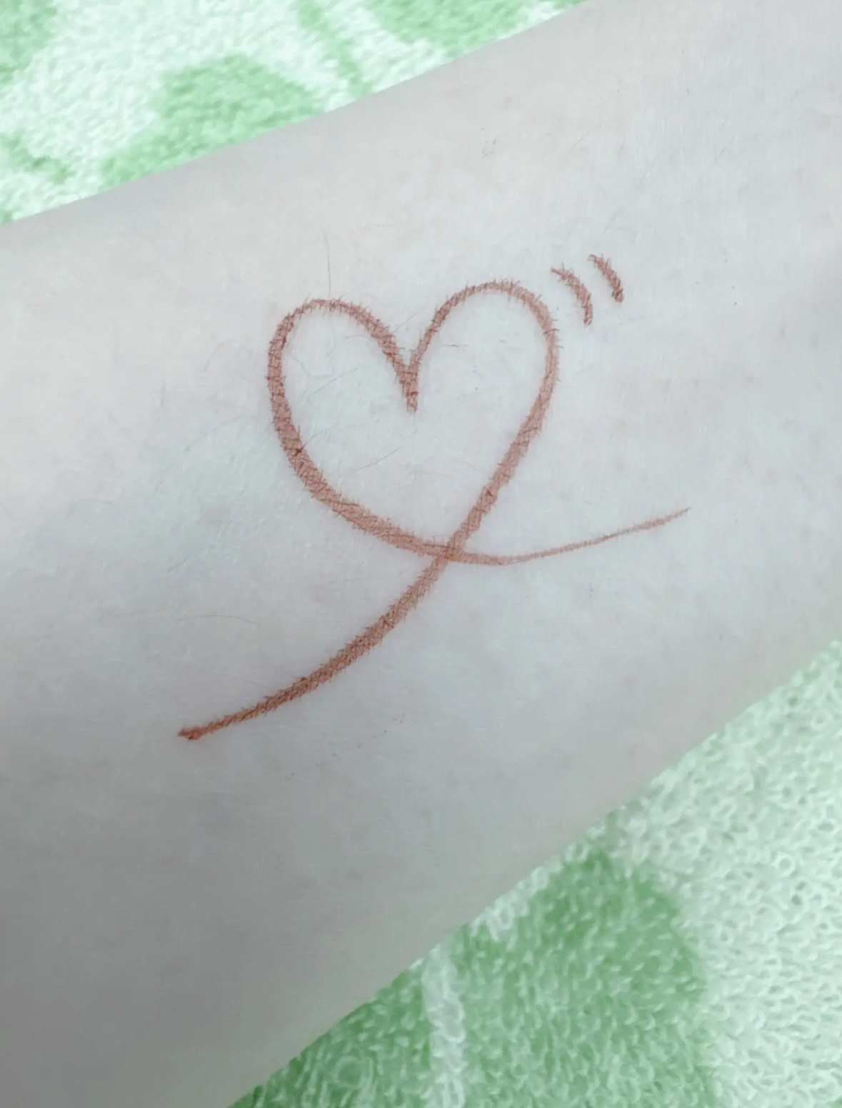 スキルレスライナー/LUMIURGLAS/リキッドアイライナーを使ったクチコミ（2枚目）