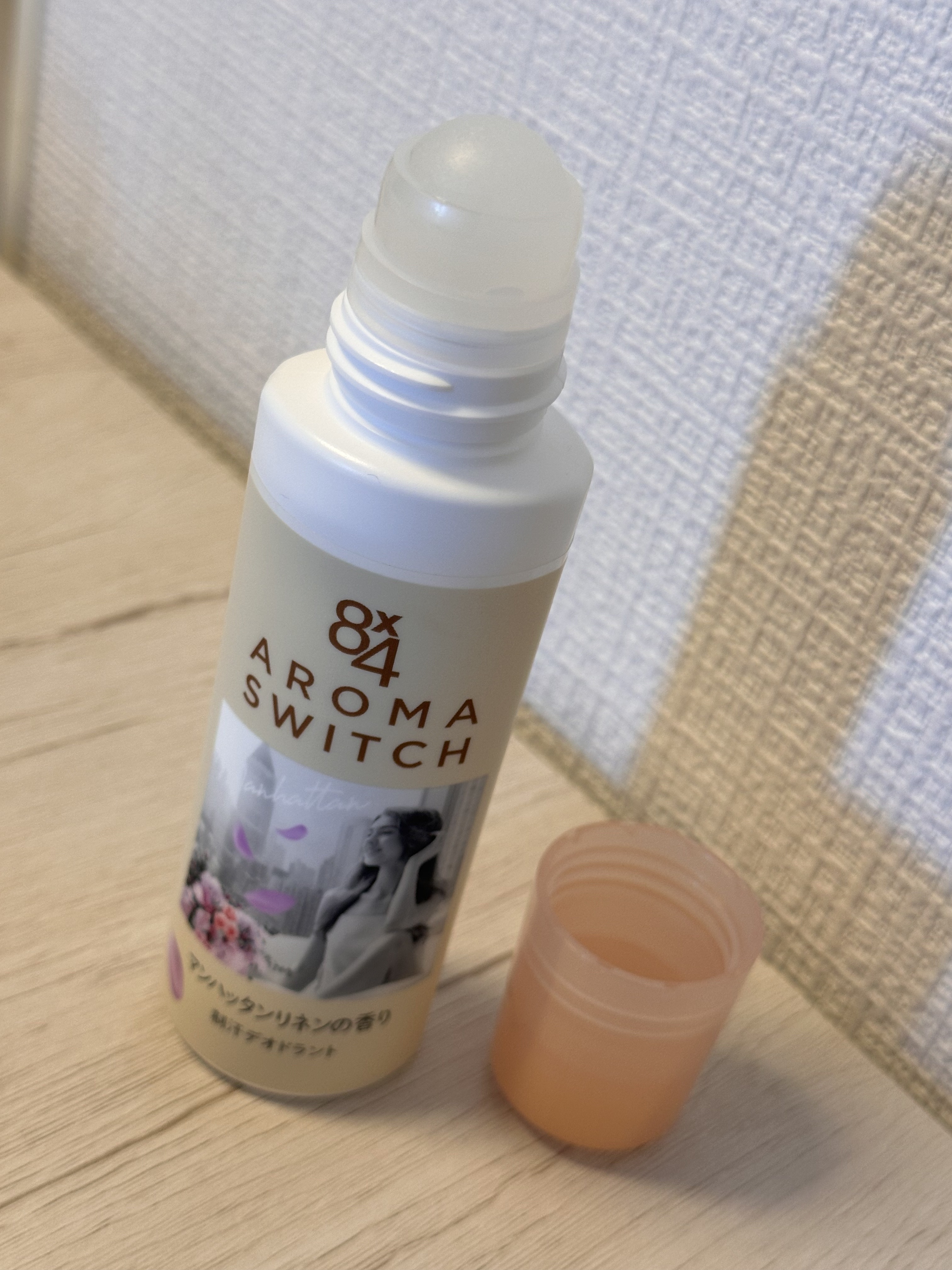 8x4 アロマスイッチ ロールオン マンハッタンリネンの香り/８ｘ４/デオドラント・制汗剤を使ったクチコミ（3枚目）