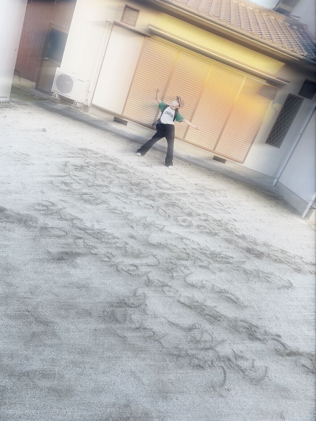 桃華、華愛 (ももか、ふあ) on LIPS 「うあのお友達の皆さん!うあは、今日誕生日です!私と一緒にお祝い..」(1枚目)