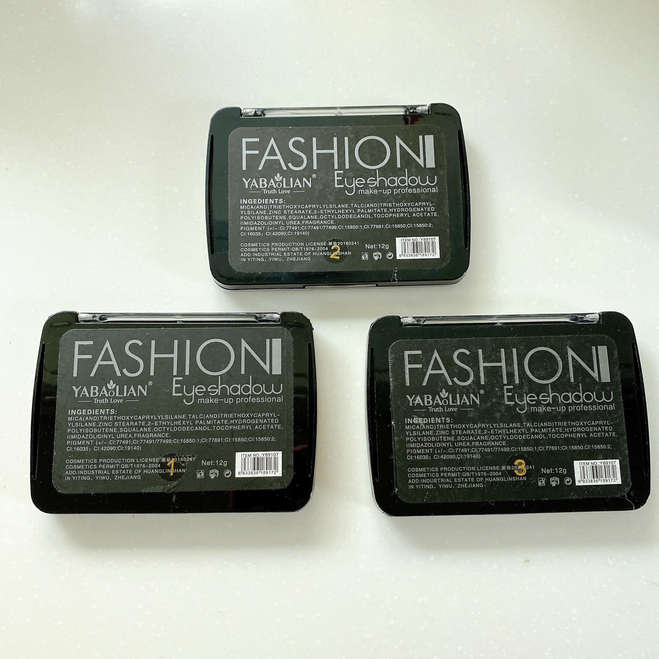 Dolly Angel 33色プロアイシャドウパレットのクチコミ「\シンガポール🇸🇬のアイシャドウ✨/

学生時代に行ったシンガポールで

お土産として買って帰.....」（3枚目）