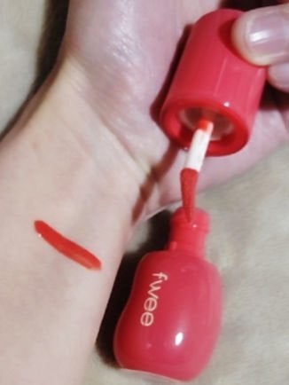 フィー 3Dボリューミンググロス/fwee/リップグロスを使ったクチコミ(4枚目)