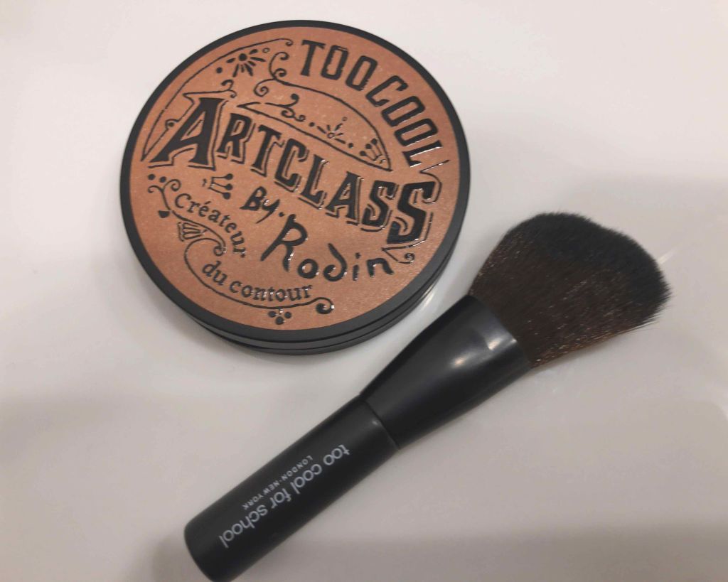 小麦ちゃん on LIPS 「シェーディングはこれ!韓国コスメで1番お気に入り😊しっかり影を..」(1枚目)