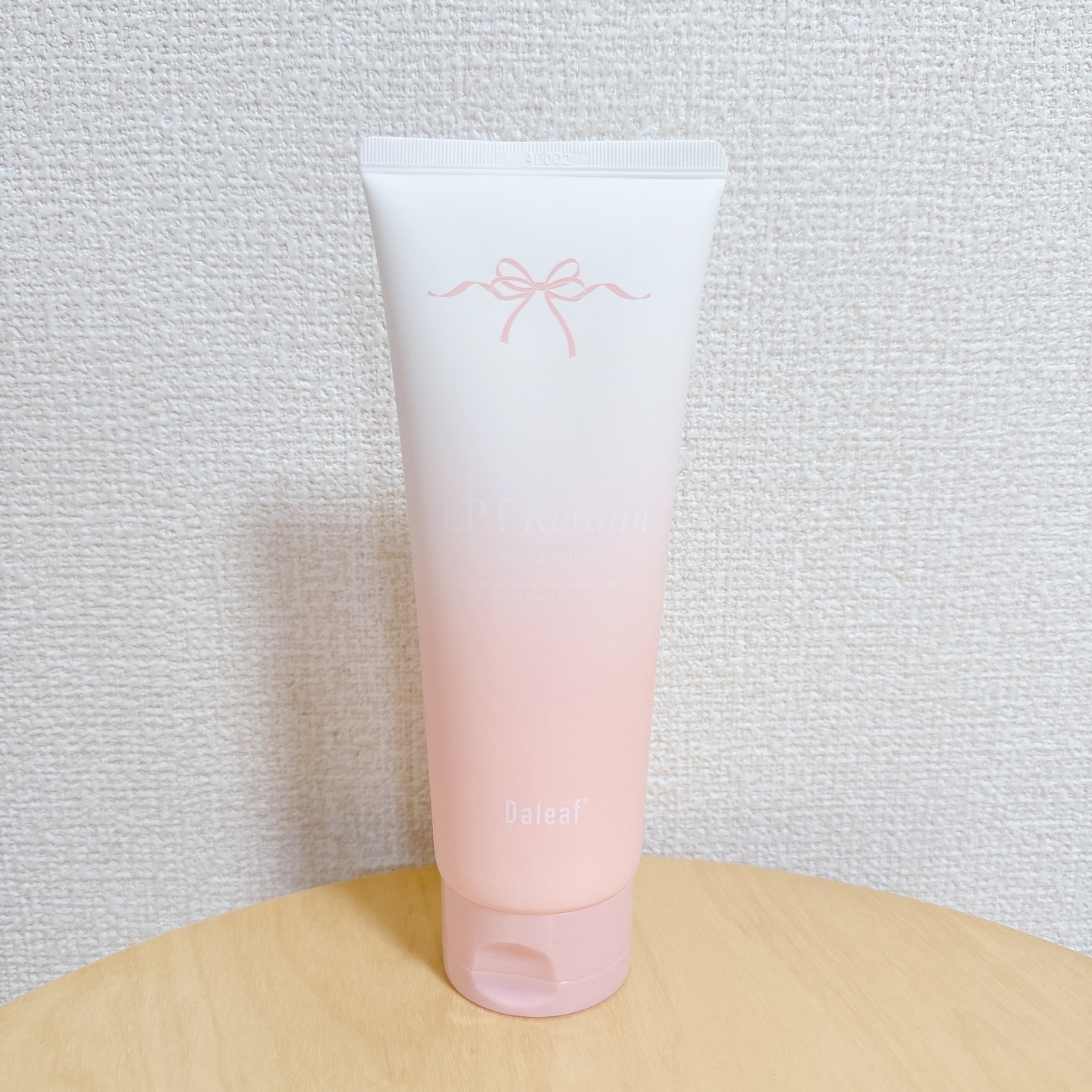 とりあえず、パケがかわいい！！😍💕
　
今回、こちらのLPTシリーズは
商品のパッケージデザインが変更になったんです！🩷
中身の全成分は以前と同じです！

かわいいパケのボトルがバスルームにあると
テンション上がりますよね🥰
　
　