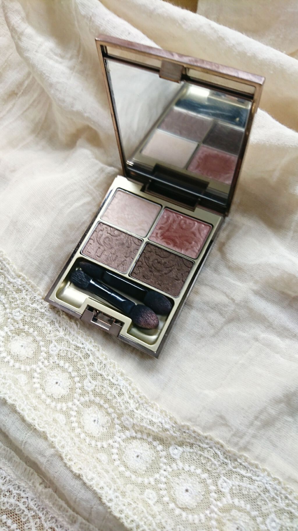 グレイスコントラスティングアイズ 02 Romantic Pink/LUNASOL/アイシャドウパレットを使ったクチコミ（1枚目）