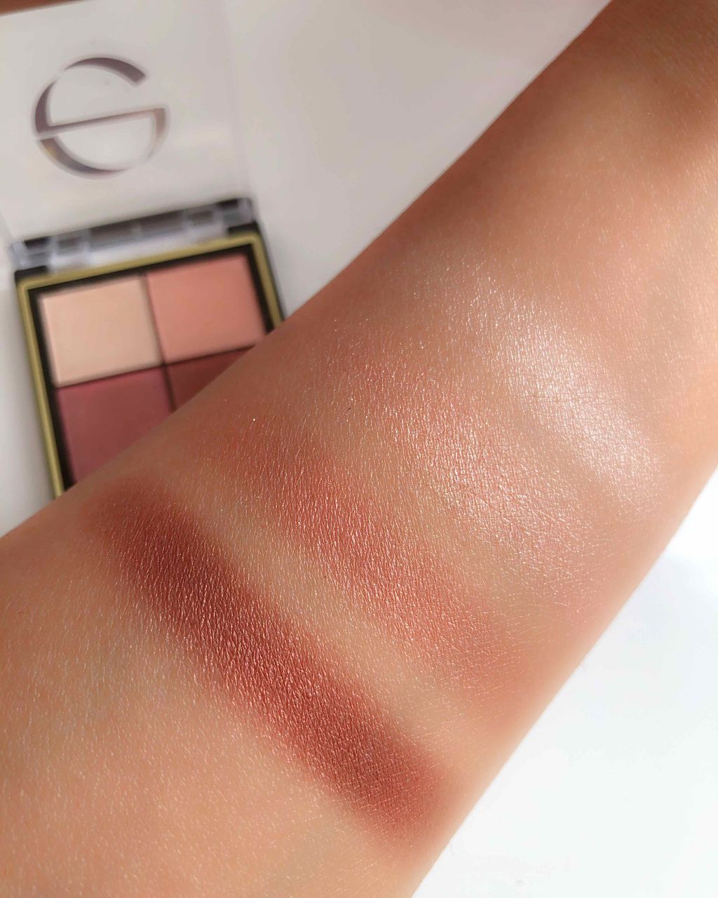 リアルクローズシャドウ/excel/アイシャドウパレットを使ったクチコミ(3枚目)