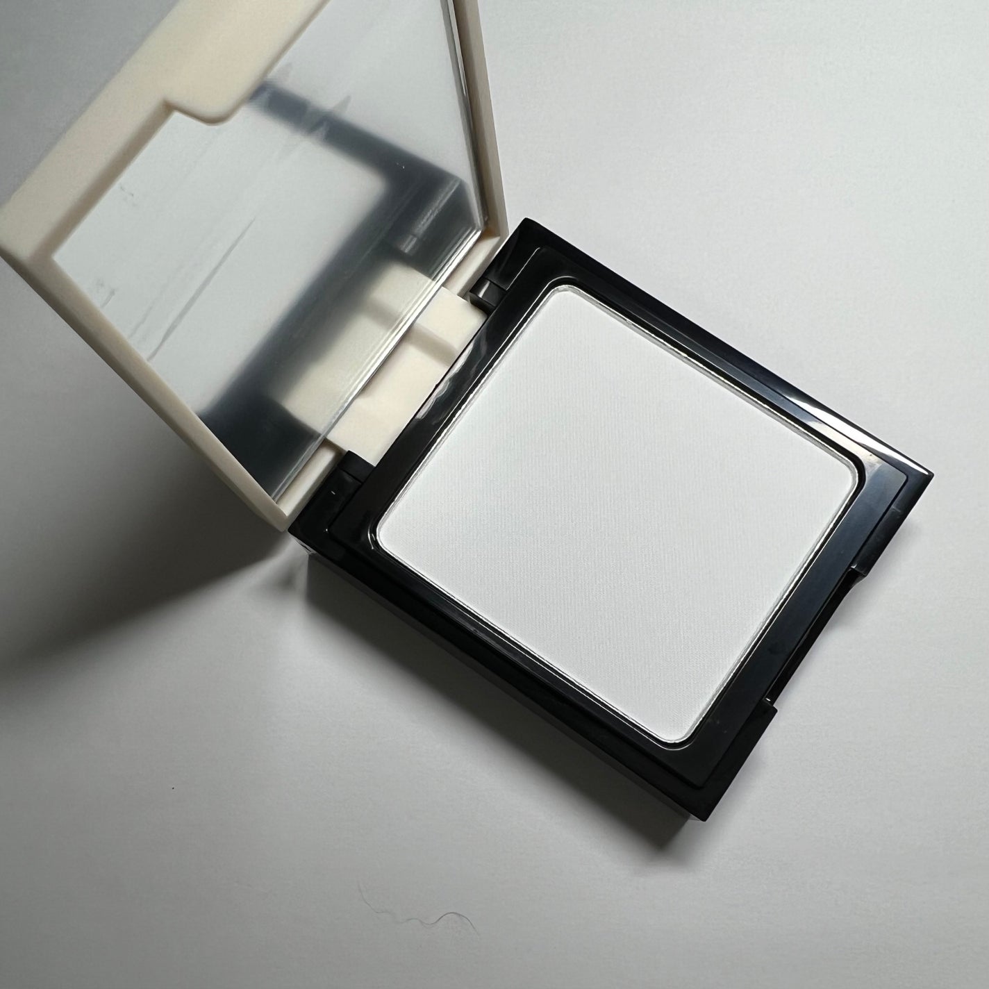 雲楚ブラーフィクシングフィニッシュパウダーパクト /Dinto/プレストパウダーを使ったクチコミ(3枚目)