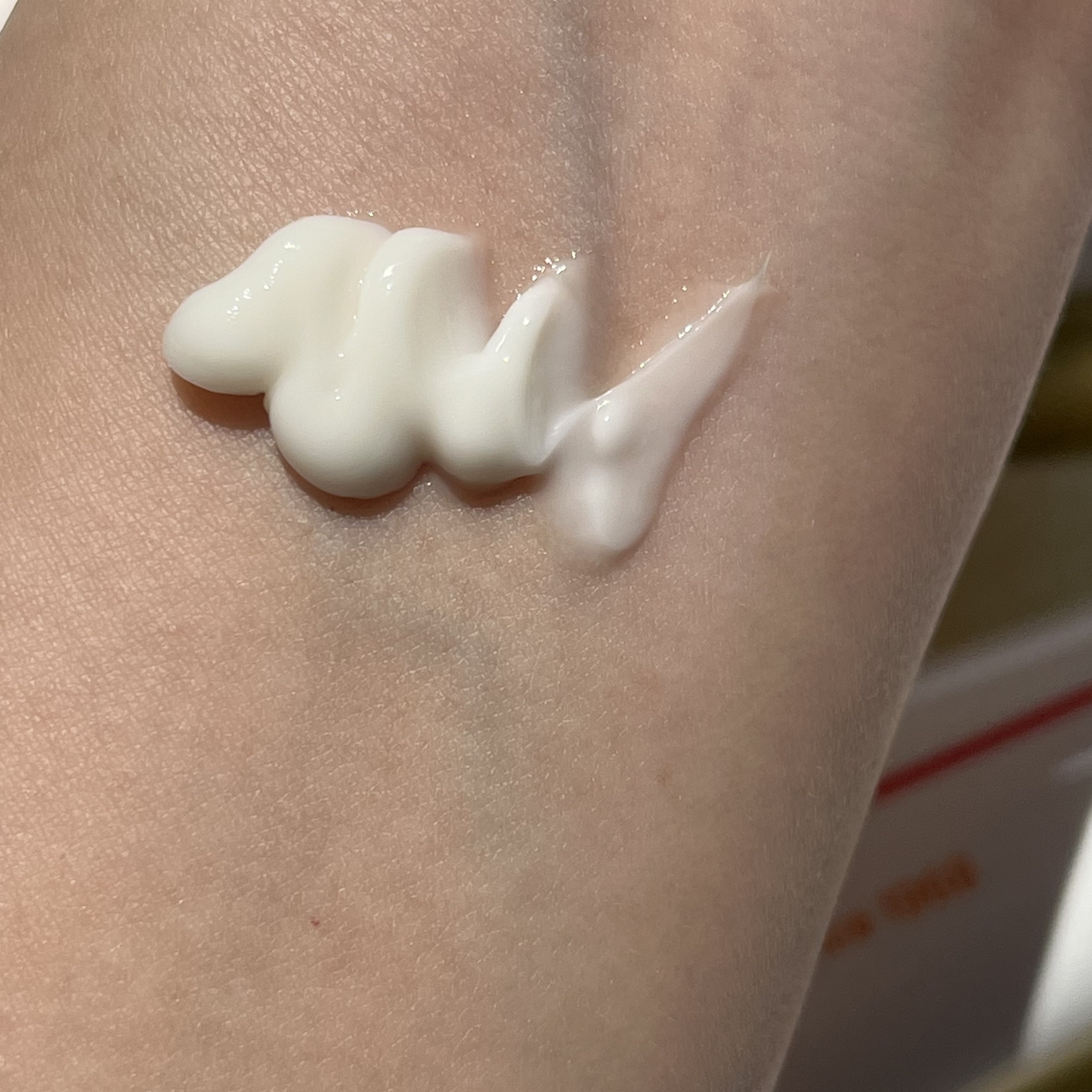 マデカクリームタイムリバース/センテリアン24/フェイスクリームを使ったクチコミ（3枚目）