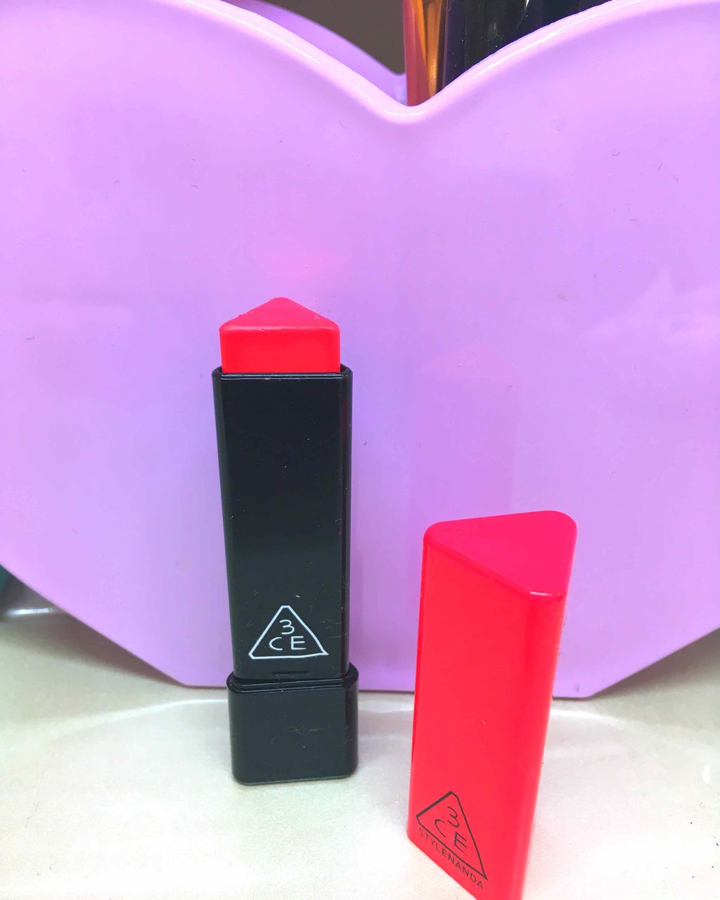 yuka on LIPS 「塗りやすそう!と思って買ったけど少し塗りずらい😅後思っていた色..」(1枚目)