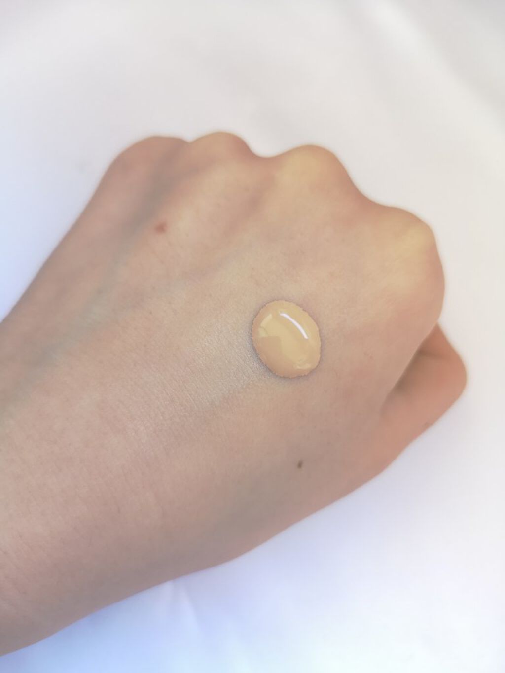 タン ラディアント タッチ クレーム/YVES SAINT LAURENT BEAUTE/リキッドファンデーションを使ったクチコミ(2枚目)