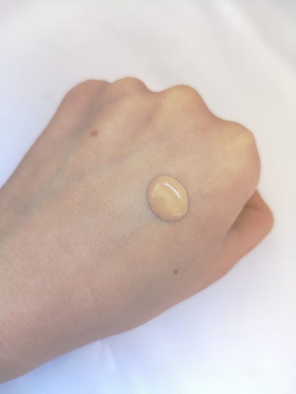 タン ラディアント タッチ クレーム/YVES SAINT LAURENT BEAUTE/リキッドファンデーションを使ったクチコミ(2枚目)