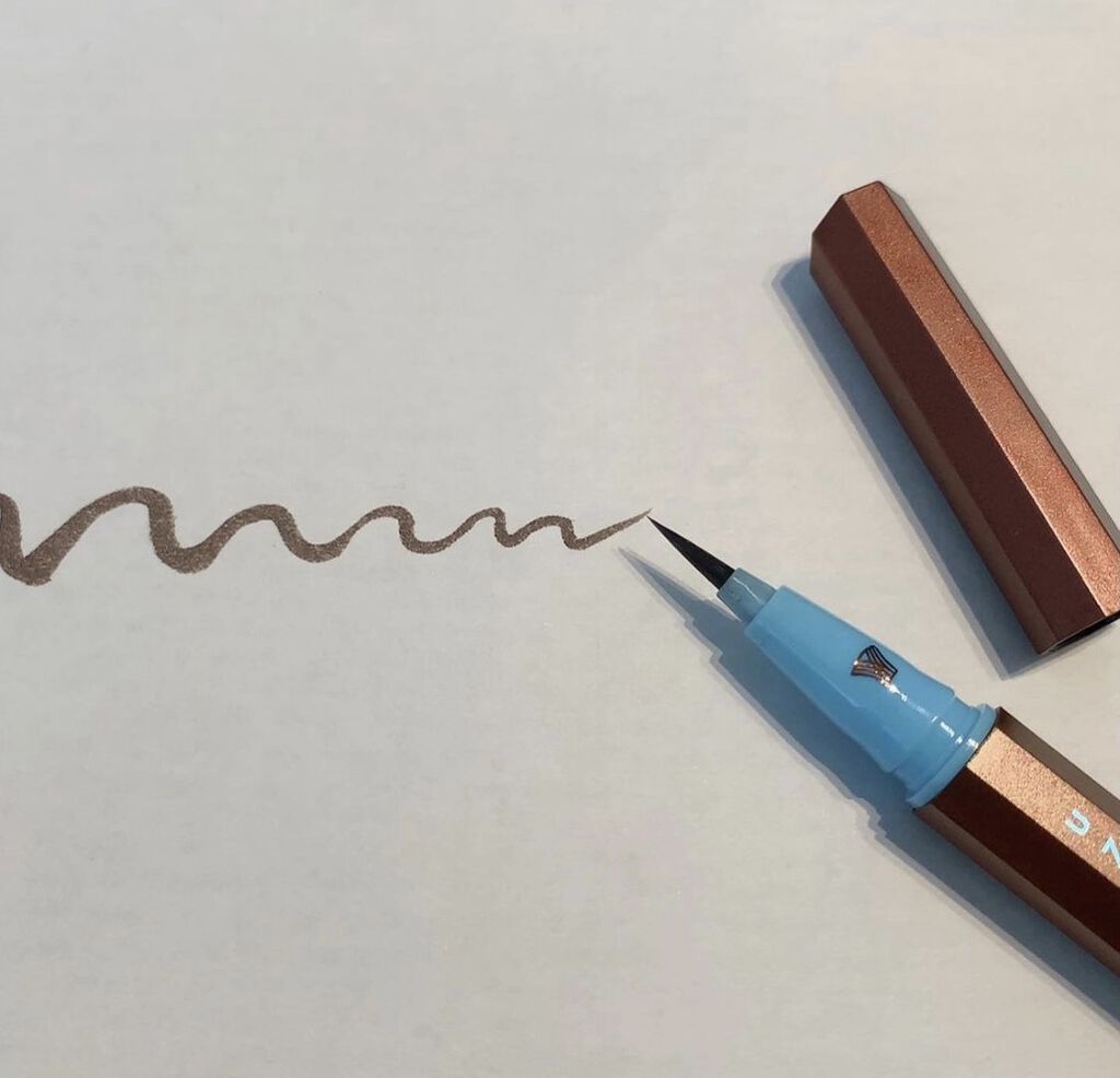 EYE OPENING LINER/UZU BY FLOWFUSHI/リキッドアイライナーを使ったクチコミ（2枚目）