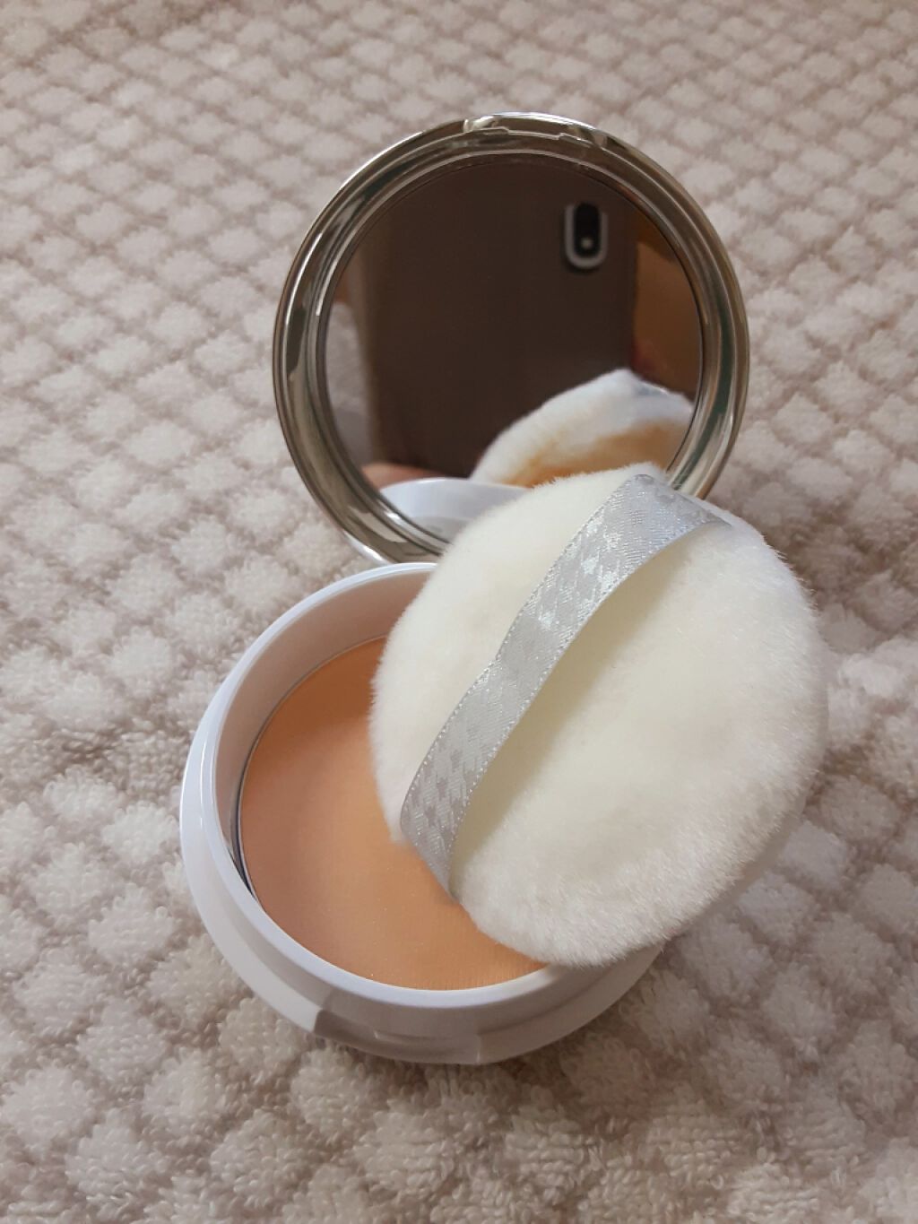 フェイスパウダー ハイカバー N 白肌オークル/クリアラスト/プレストパウダーを使ったクチコミ(4枚目)