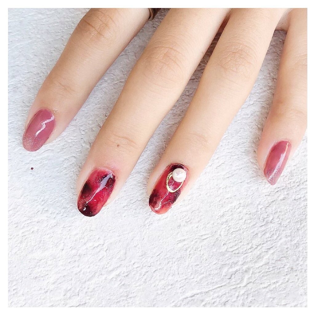 𝘼𝙮𝙪 ❦ 𝑆𝑒𝑙𝑓 𝑁𝑎𝑖𝑙 on LIPS 「❥こんばんは😌PLAYFULLを使って赤べっ甲ネイルを..」(6枚目)