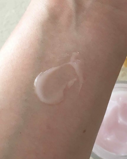 ローズウォーター スリーピングマスク/FEMMUE/フェイスクリームを使ったクチコミ(3枚目)