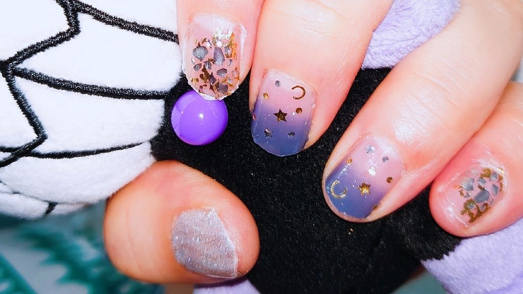 おばちゃん@フォロバ100 on LIPS 「せっかちで不器用な私でも簡単すぎるくらい簡単なジェルネイルシー..」(2枚目)