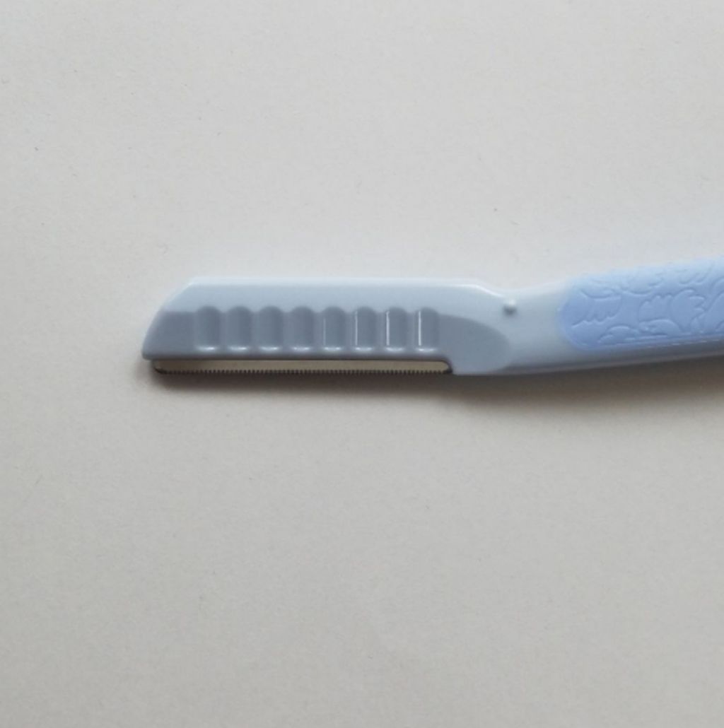 プリティー 敏感肌用フェイスL 3本入/貝印/シェーバーを使ったクチコミ（3枚目）