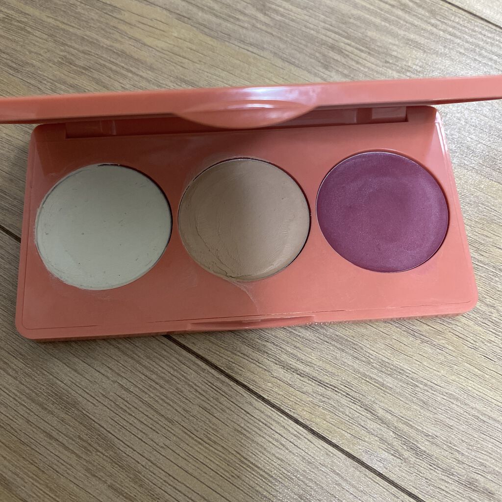 ONLY MINERALS N by ONLY MINERALS N by シグネチャーパレットのクチコミ「メイク直しに使うと、肌の色がパッと明るくなり、とっても綺麗になります。こんなに感動したコスメは.....」（1枚目）