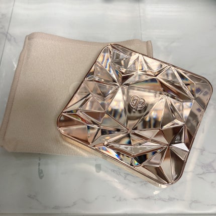 ル・レオスールデクラ  201/クレ・ド・ポー ボーテ/パウダーハイライトを使ったクチコミ(2枚目)