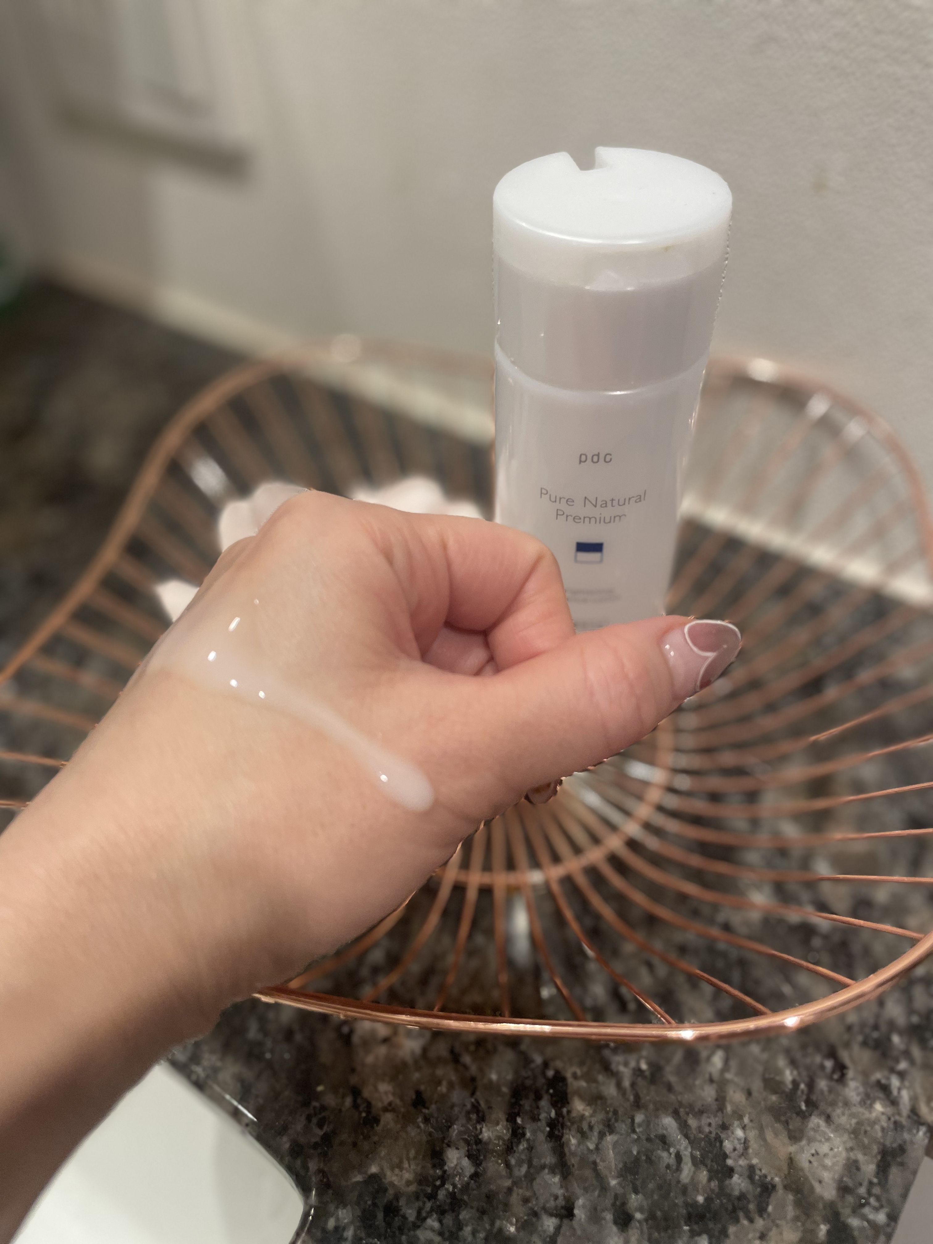 ピュア ナチュラル プレミアム ブライトニング エッセンスローション /pdc/オールインワン化粧品を使ったクチコミ（2枚目）