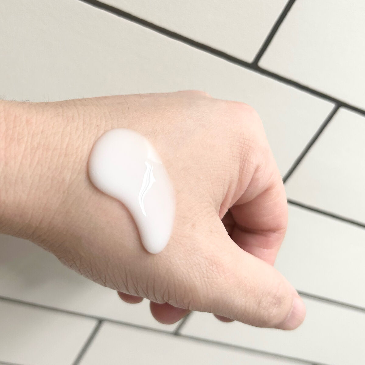 プレミアムボディミルク ホワイトニング【医薬部外品】		/ニベア/ボディミルクを使ったクチコミ（2枚目）