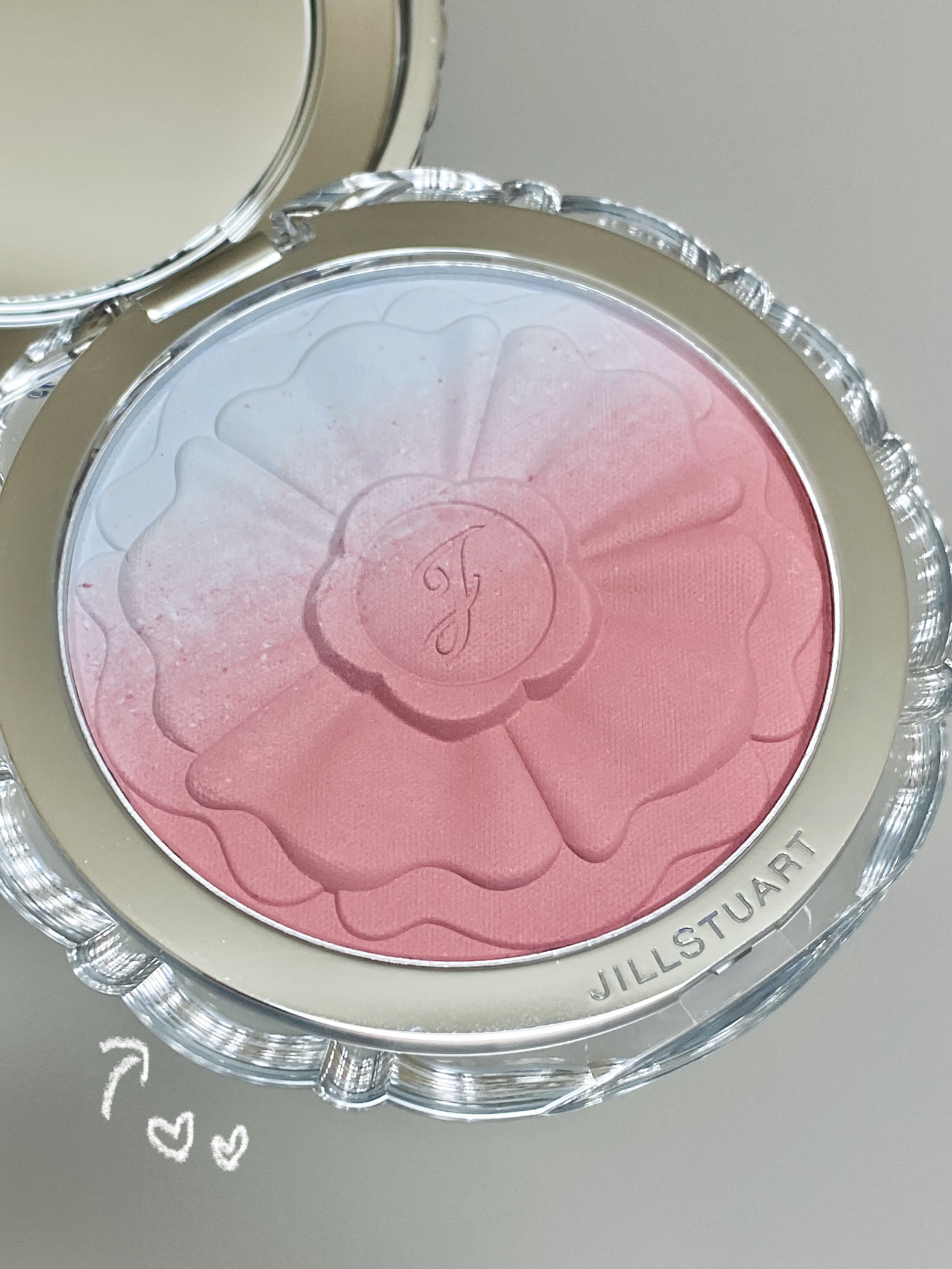 ジルスチュアート　パステルペタル ブラッシュ 101 bluerose wish（限定）/JILL STUART/パウダーチークを使ったクチコミ（1枚目）