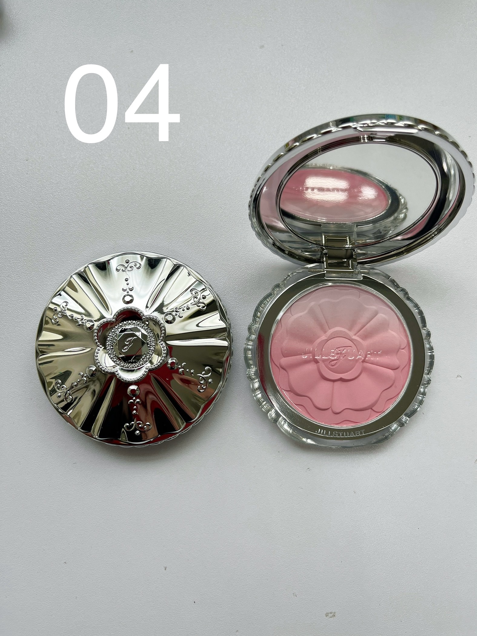 ジルスチュアート　パステルペタル ブラッシュ/JILL STUART/パウダーチークを使ったクチコミ（2枚目）