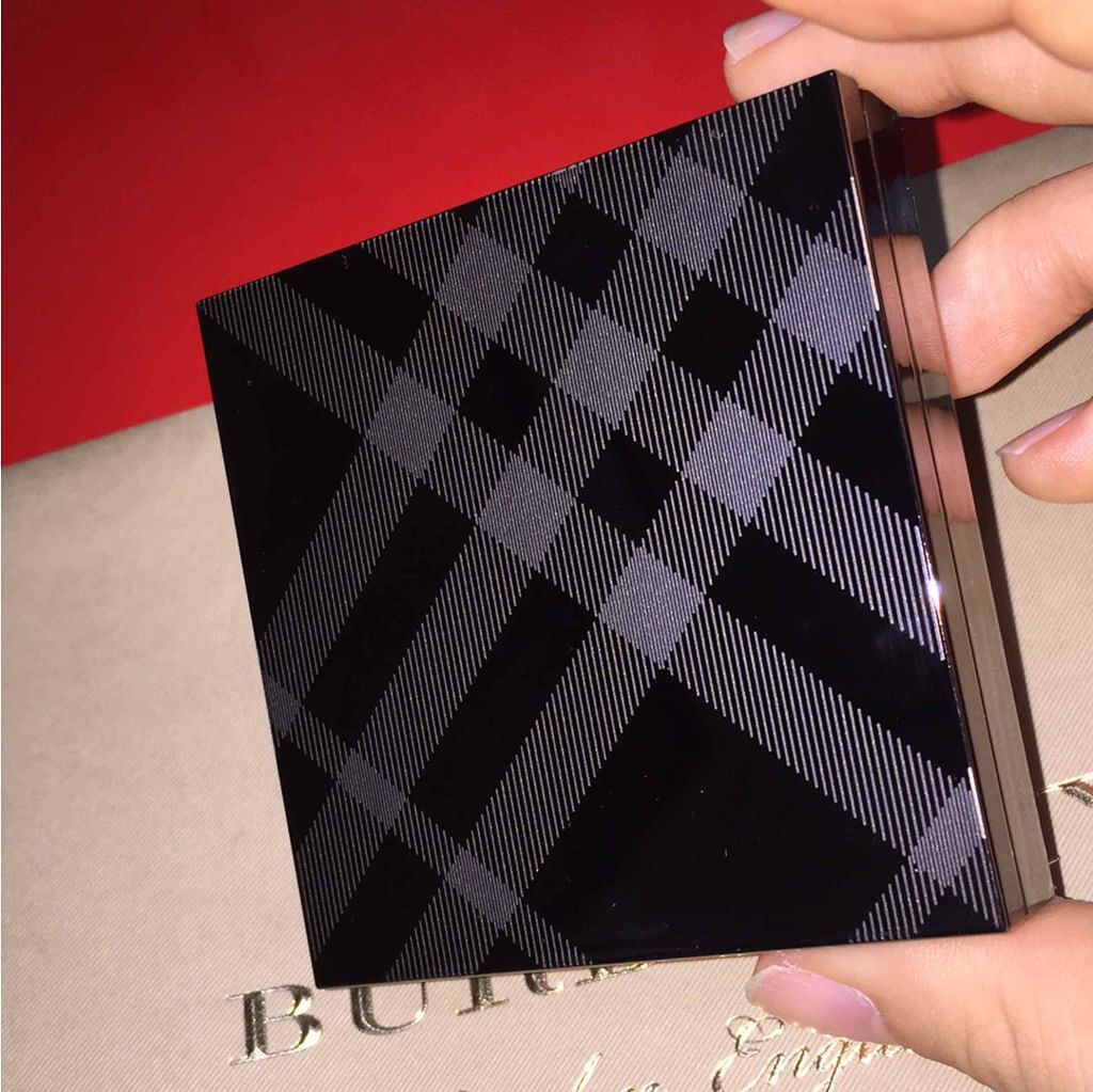 ファーストラブ ブラッシュ ハイライター/Burberry Beauty/プレストパウダーを使ったクチコミ（3枚目）