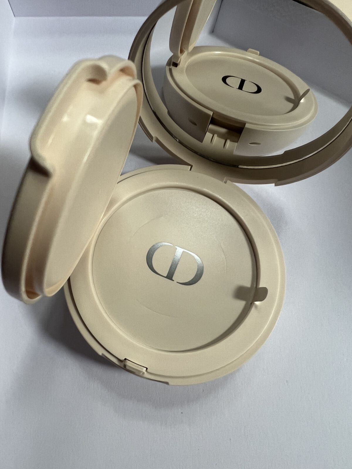 ディオールスキン フォーエヴァー クッション パウダー ミレフィオリ/Dior/ルースパウダーを使ったクチコミ（2枚目）