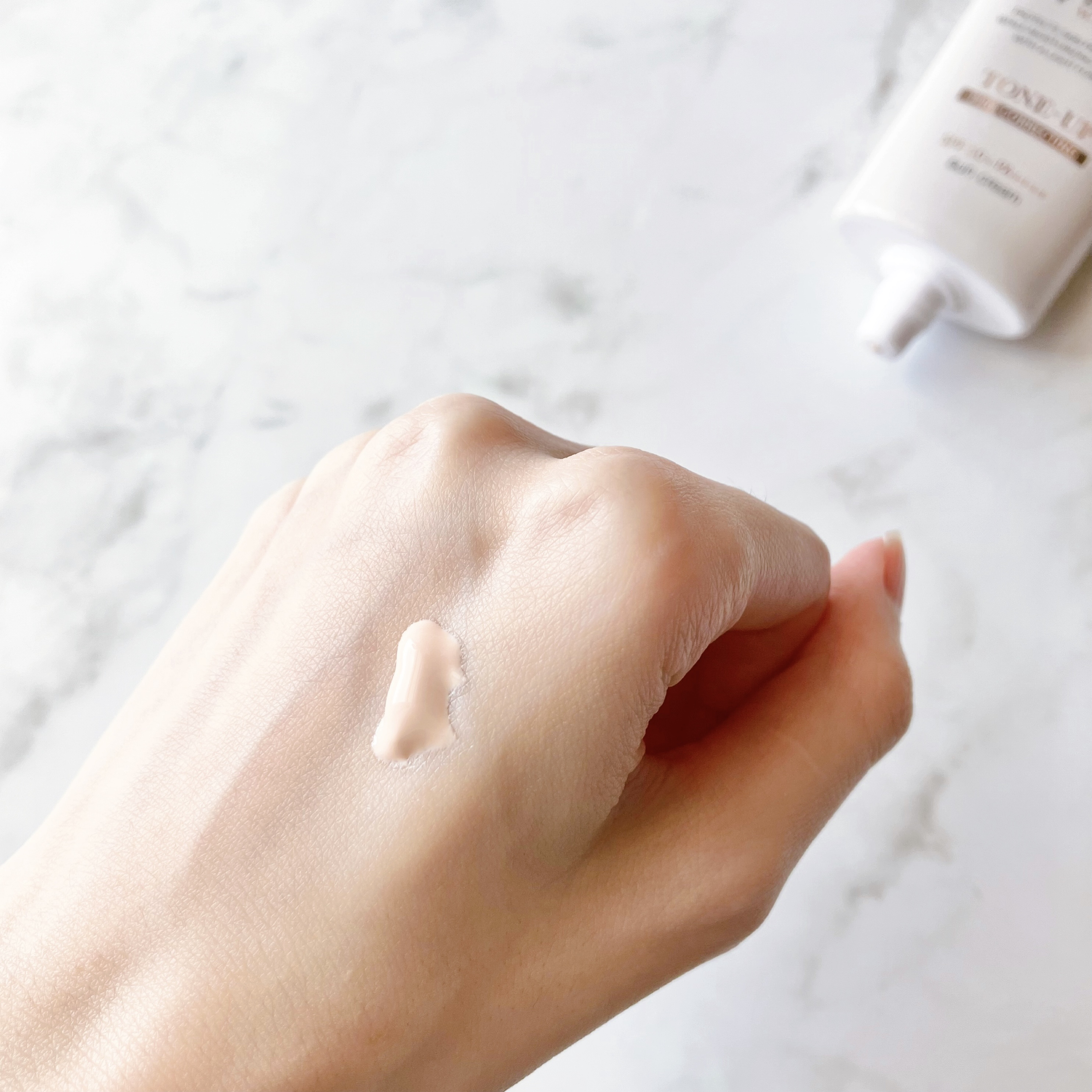 ウォータフルトーンアップサンクリーム/ダルバ/日焼け止めクリームを使ったクチコミ（2枚目）