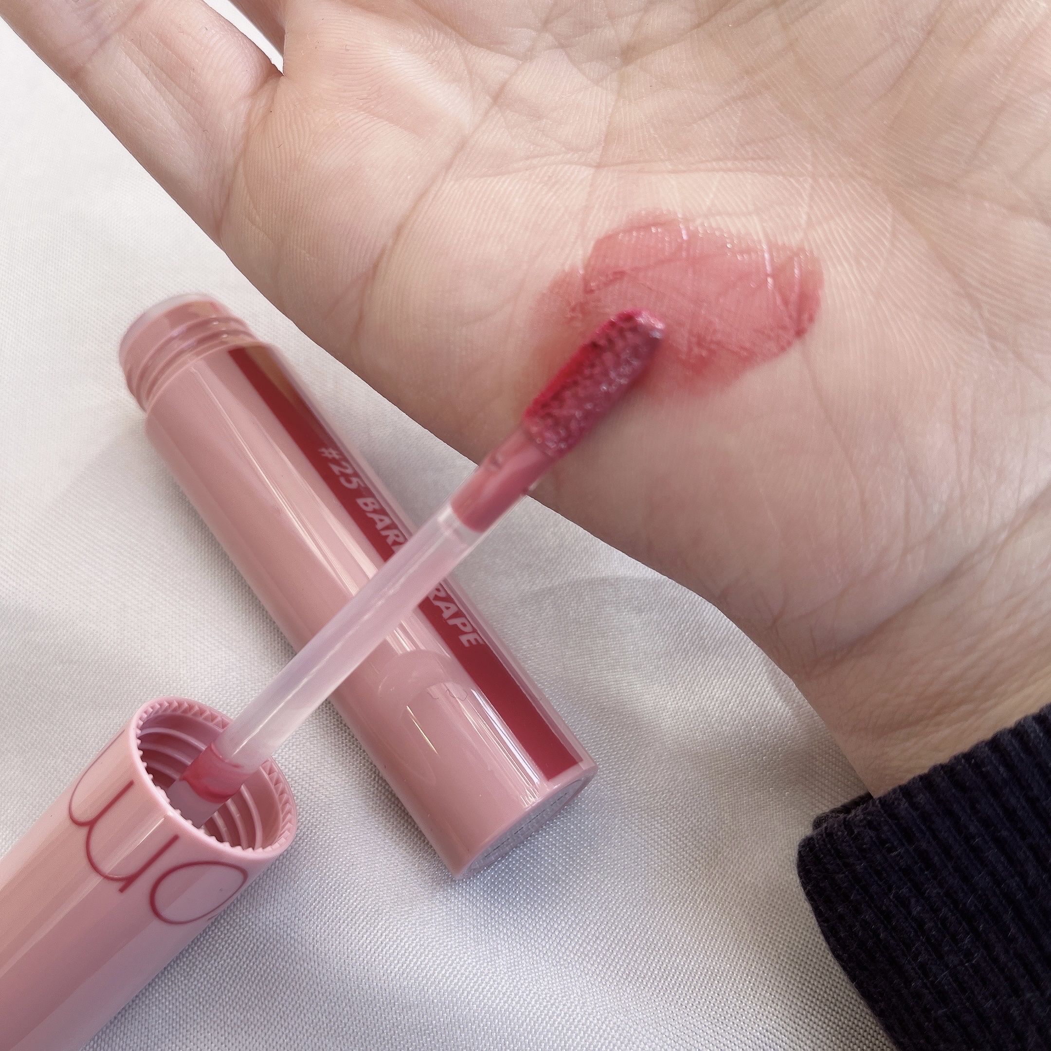 ジューシーラスティングティント/rom&nd/リップティントを使ったクチコミ（3枚目）