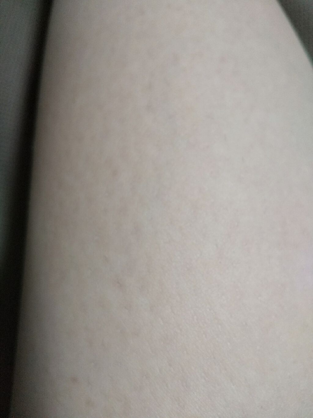 みづき on LIPS 「こんにちはですぅ((タラちゃん見てくださいこの足…😨(2枚目)..」(2枚目)