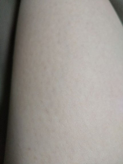 みづき on LIPS 「こんにちはですぅ((タラちゃん見てくださいこの足…😨(2枚目)..」(2枚目)