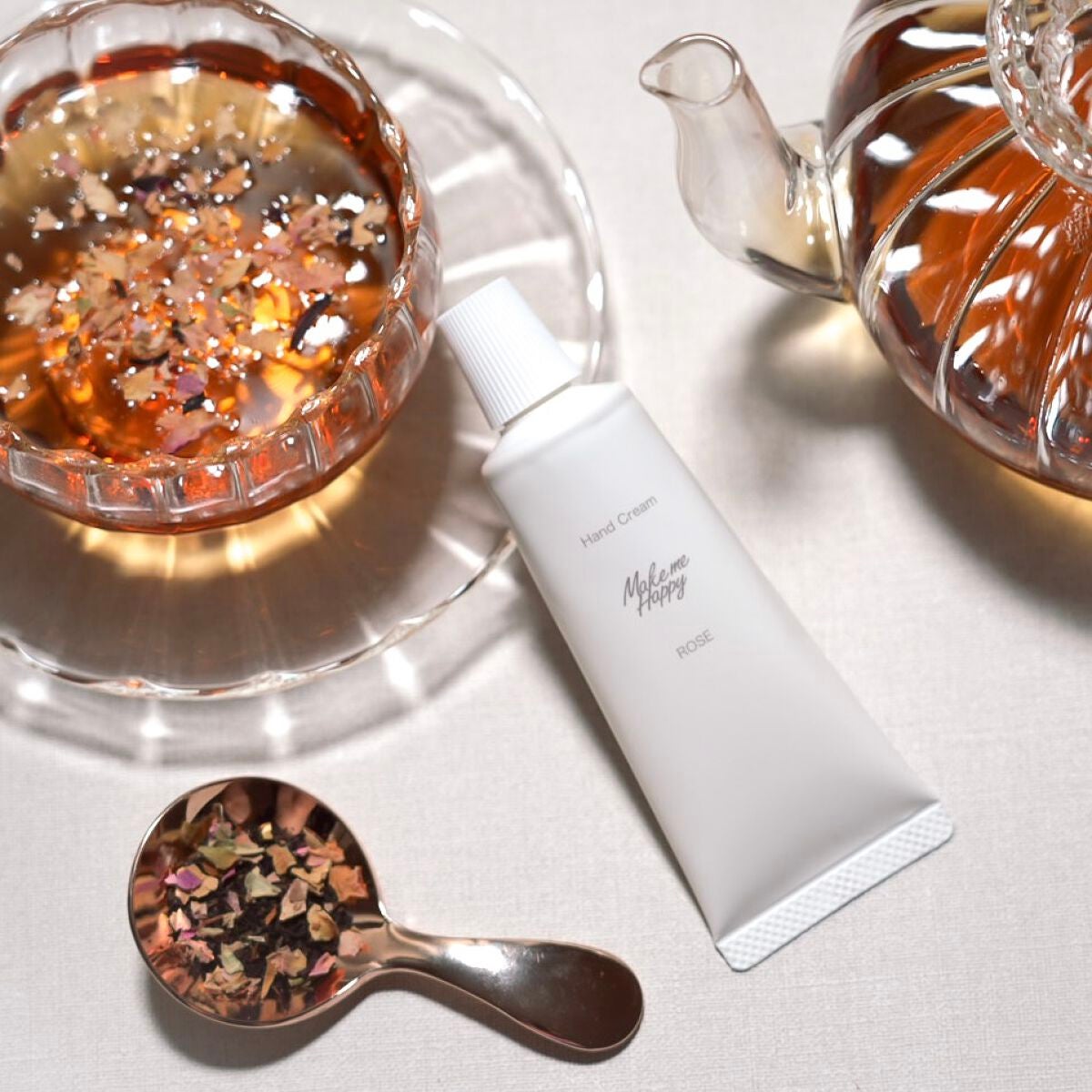 メイクミーハッピー ハンドクリーム WHITE/キャンメイク/ハンドクリームを使ったクチコミ(2枚目)