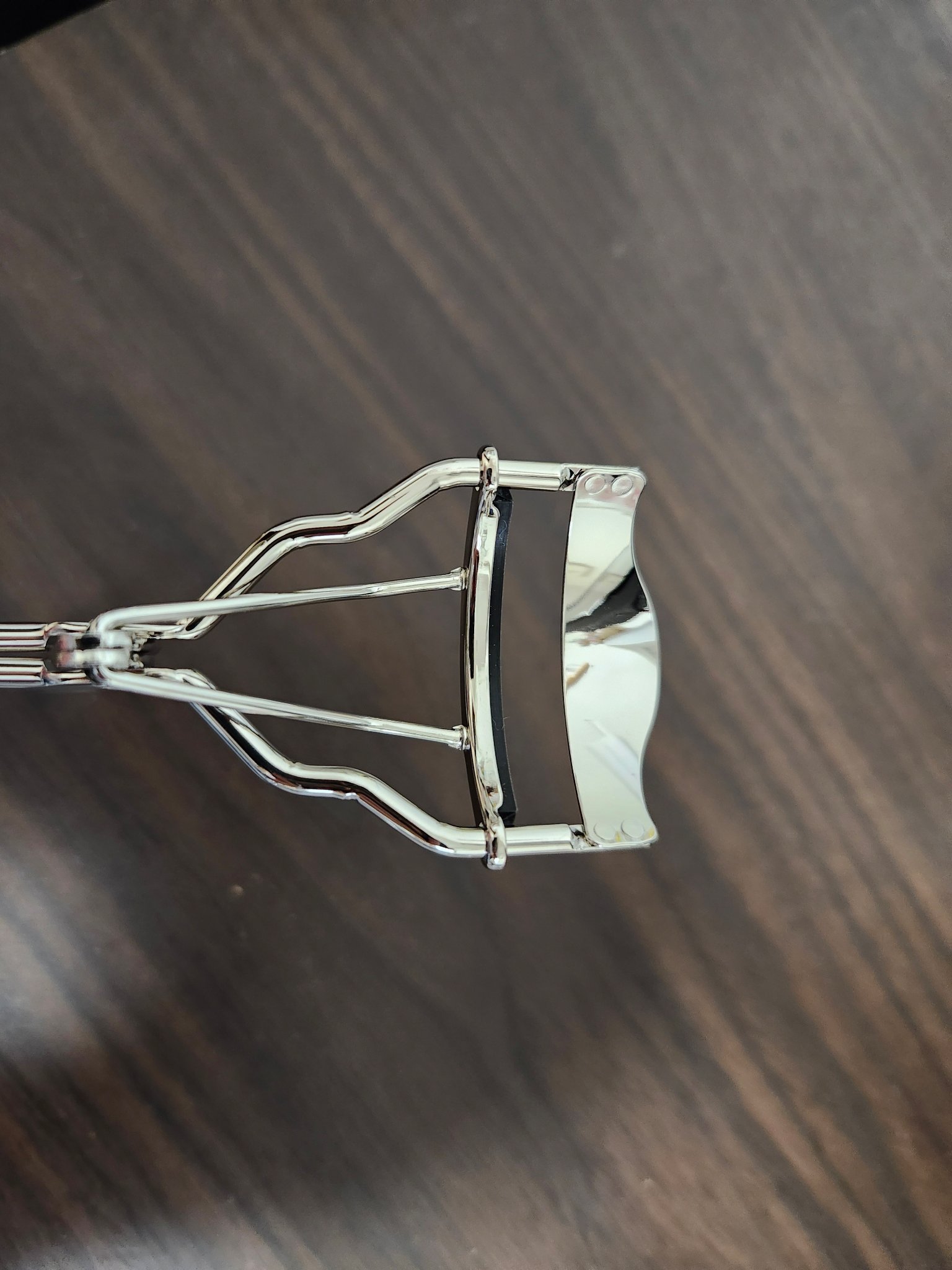 コージー プッシュ&キャッチカーラーのクチコミ「コージー
プッシュ&キャッチカーラーSV

一重の人向けビューラーとのことで
購入してみました.....」（3枚目）