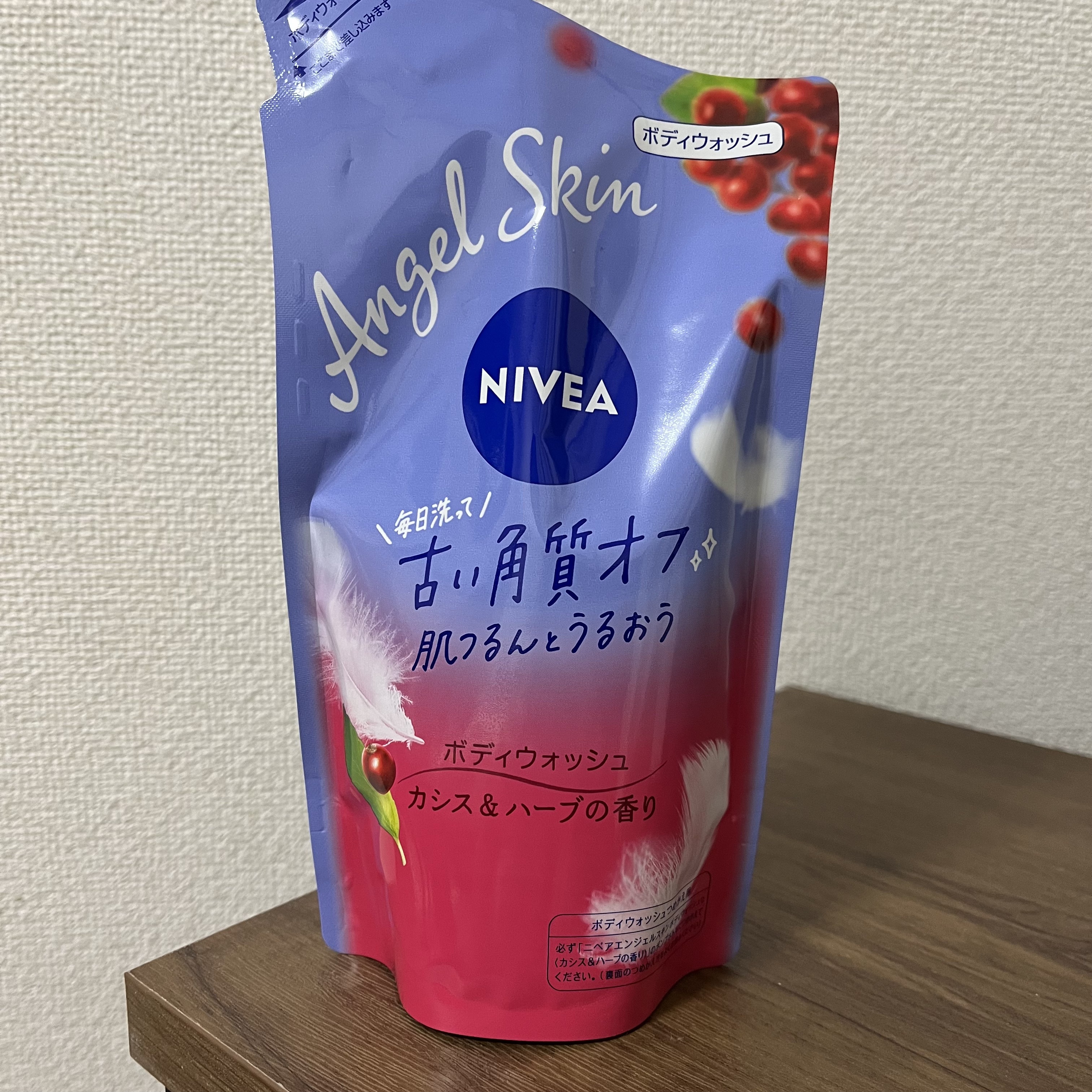 ニベア エンジェルスキン ボディウォッシュ カシス＆ハーブの香り 詰替 360ml/ニベア/ボディソープを使ったクチコミ（1枚目）