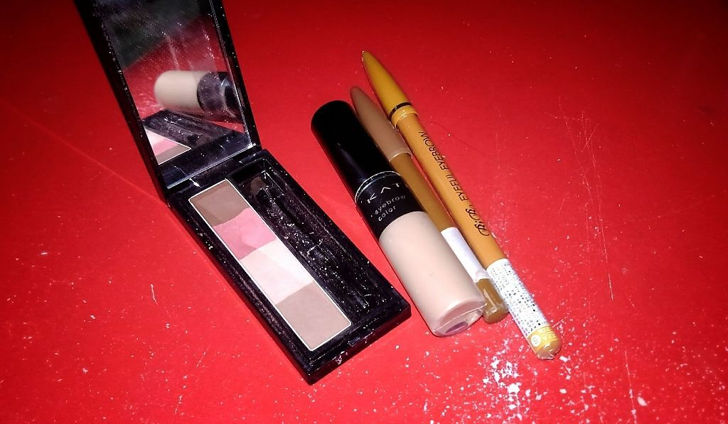 リシェ カラーリング アイブロウパウダー/Visée/パウダーアイブロウを使ったクチコミ（1枚目）